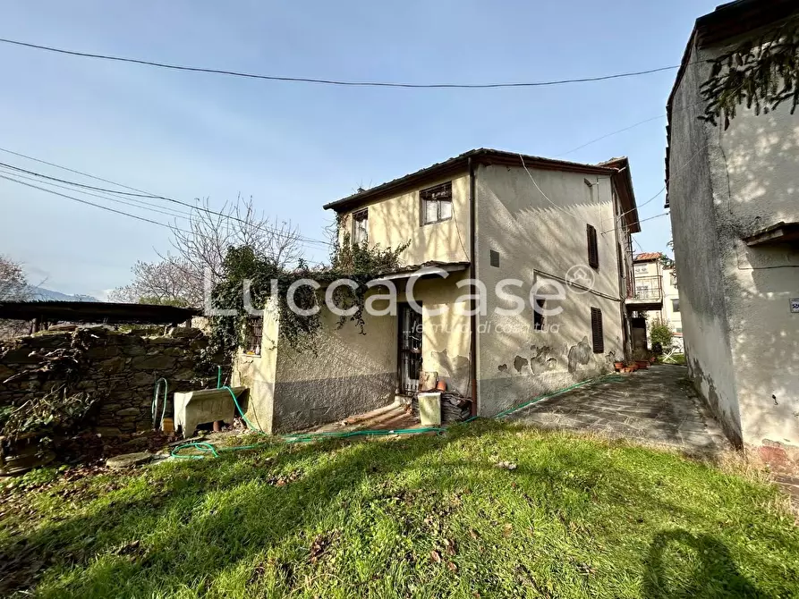 Immagine 54 di Casa colonica in vendita  a Capannori