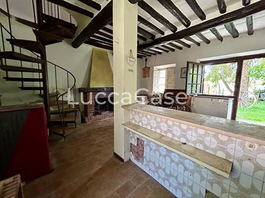 Immagine 39 di Casa colonica in vendita  a Capannori