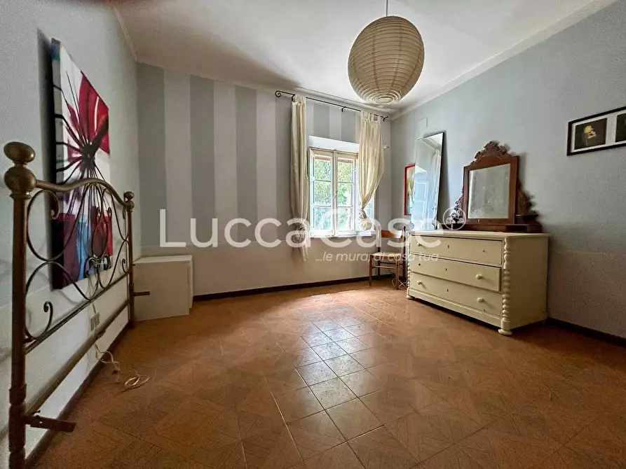 Immagine 42 di Casa colonica in vendita  a Capannori