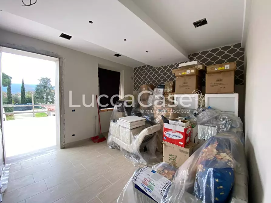 Immagine 22 di Palazzo in vendita  a Capannori