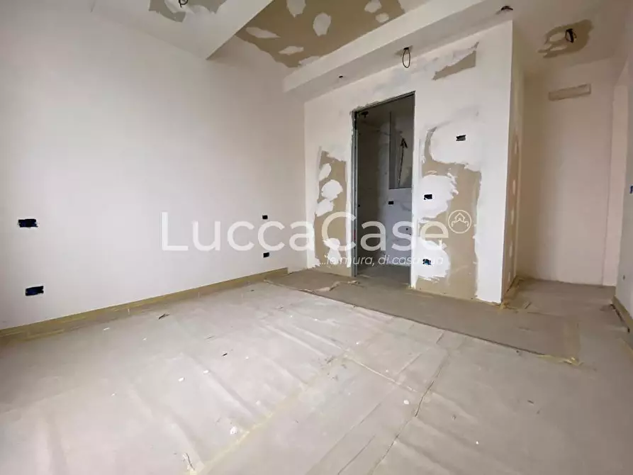 Immagine 8 di Palazzo in vendita  a Capannori