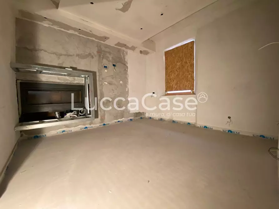 Immagine 23 di Palazzo in vendita  a Capannori