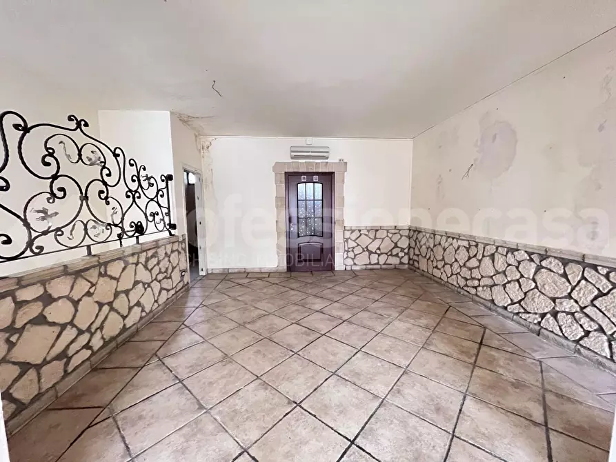 Immagine 4 di Locale commerciale in vendita  a Pisa