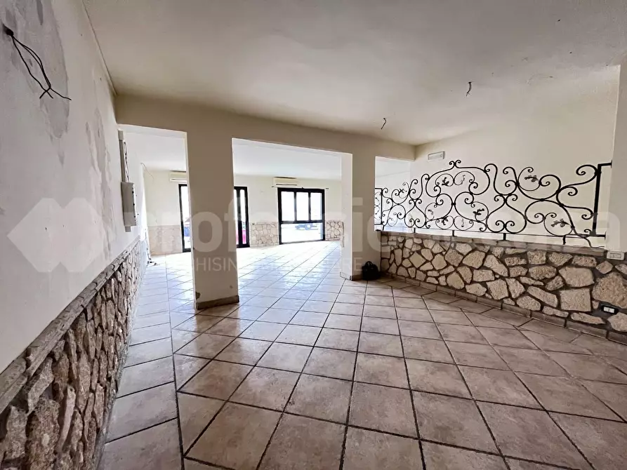 Immagine 6 di Locale commerciale in vendita  a Pisa