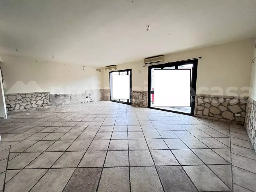 Immagine 7 di Locale commerciale in vendita  a Pisa