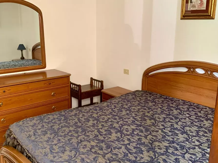 Immagine 10 di Appartamento in vendita  a Montignoso