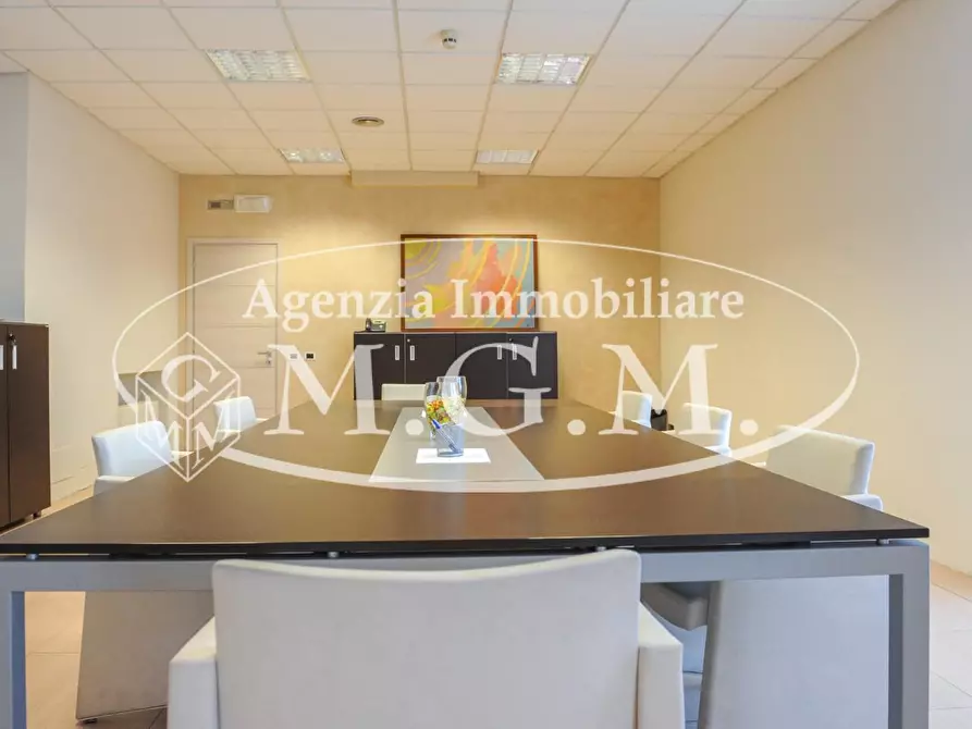 Immagine 23 di Ufficio in vendita  a Pontedera