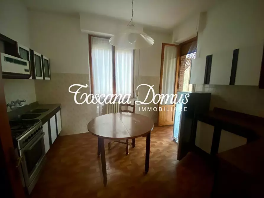 Immagine 11 di Appartamento in vendita  a Siena