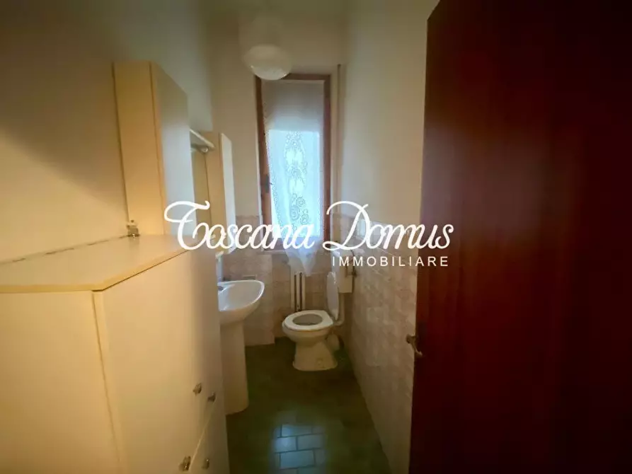 Immagine 21 di Appartamento in vendita  a Siena