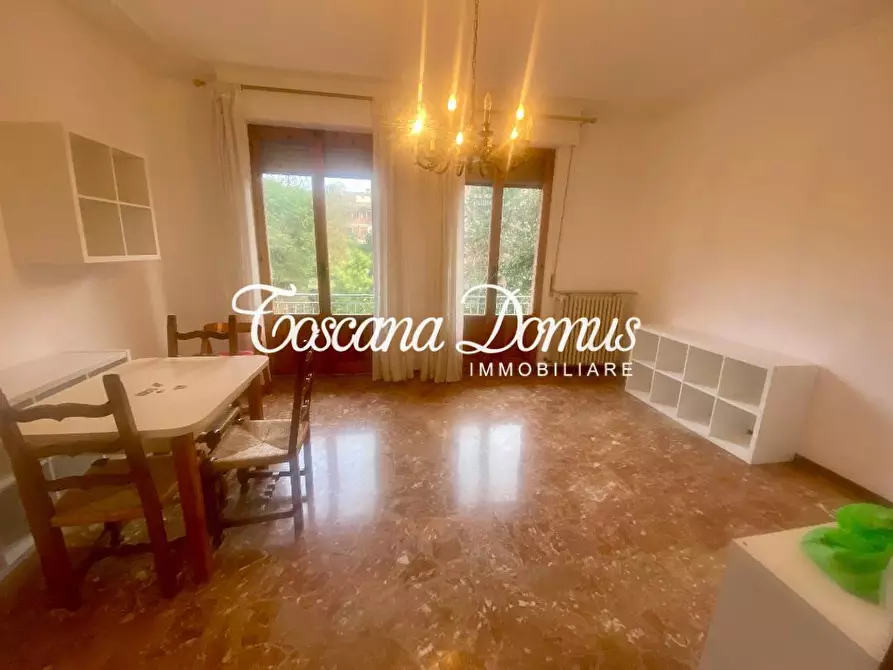 Immagine 1 di Appartamento in vendita  a Siena