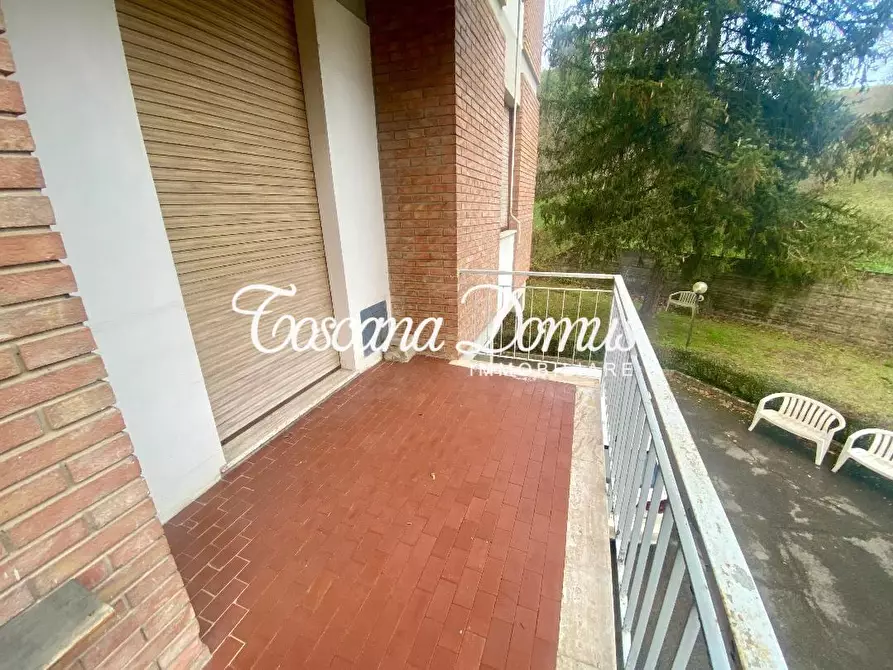 Immagine 9 di Appartamento in vendita  a Siena