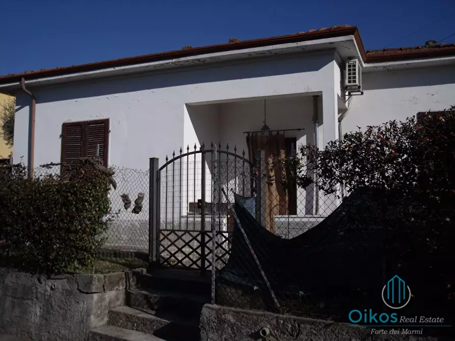 Immagine 8 di Casa indipendente in vendita  a Massa