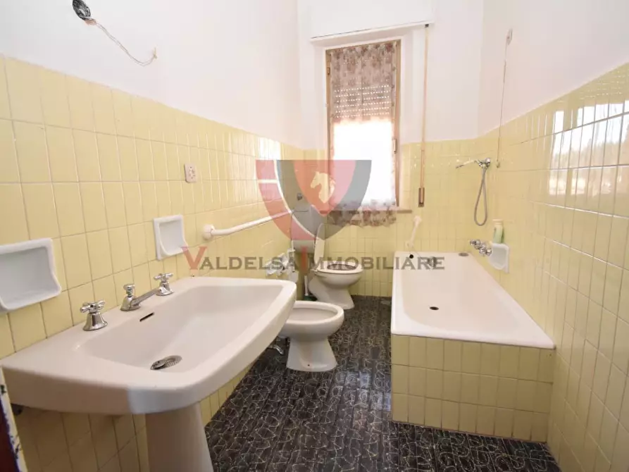 Immagine 17 di Appartamento in vendita  a Colle Di Val D'elsa