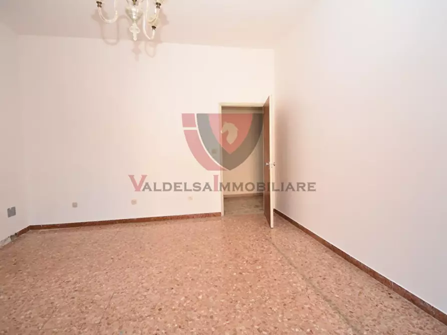 Immagine 9 di Appartamento in vendita  a Colle Di Val D'elsa