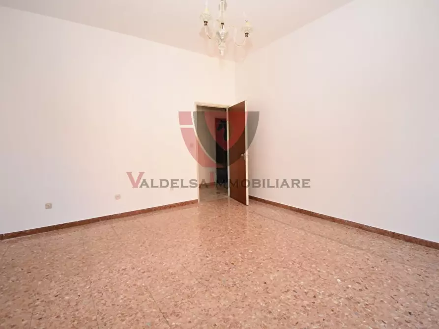 Immagine 8 di Appartamento in vendita  a Colle Di Val D'elsa