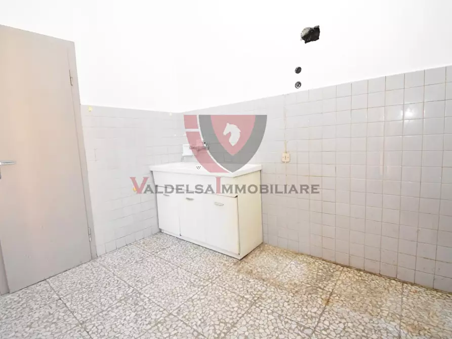 Immagine 24 di Appartamento in vendita  a Colle Di Val D'elsa