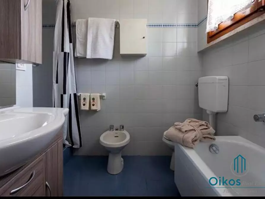 Immagine 26 di Casa indipendente in affitto  a Forte Dei Marmi