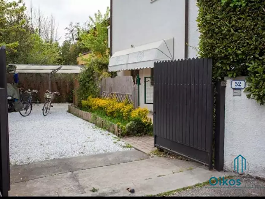 Immagine 40 di Casa indipendente in affitto  a Forte Dei Marmi