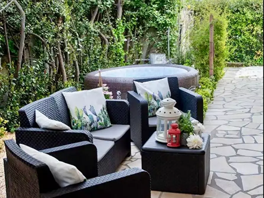 Immagine 2 di Casa indipendente in affitto  a Forte Dei Marmi