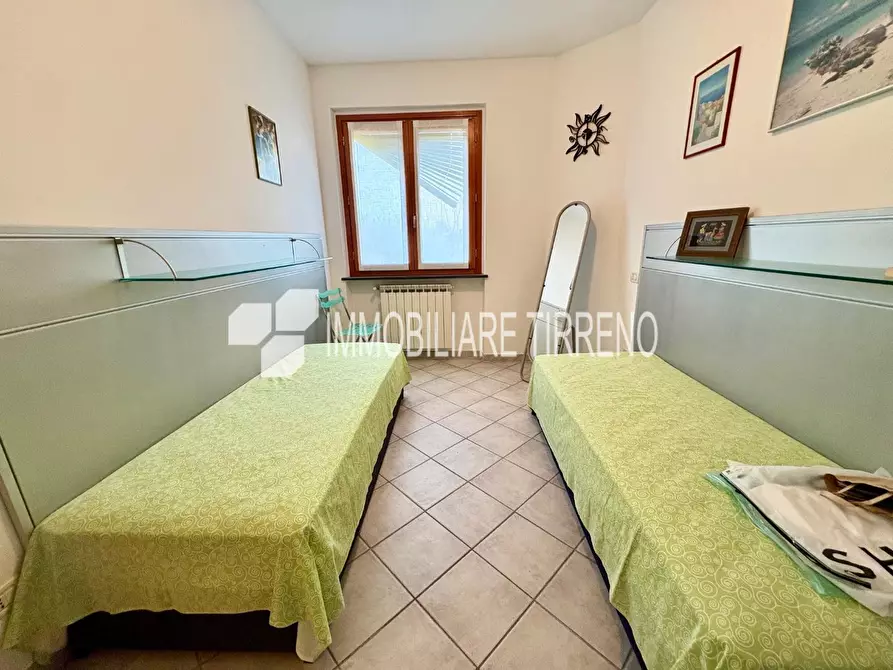 Immagine 8 di Villetta a schiera in vendita  a Massa