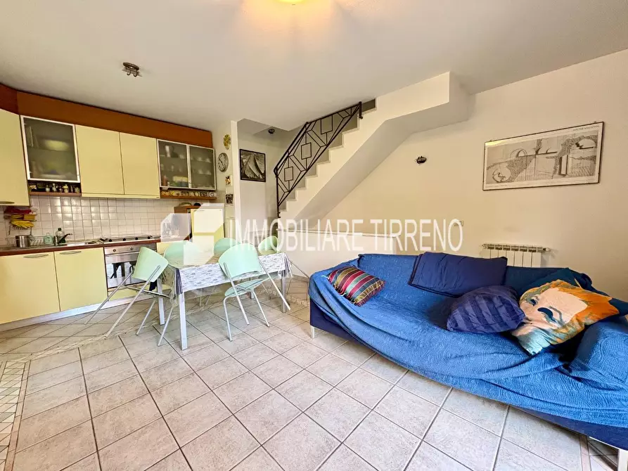 Immagine 7 di Villetta a schiera in vendita  a Massa