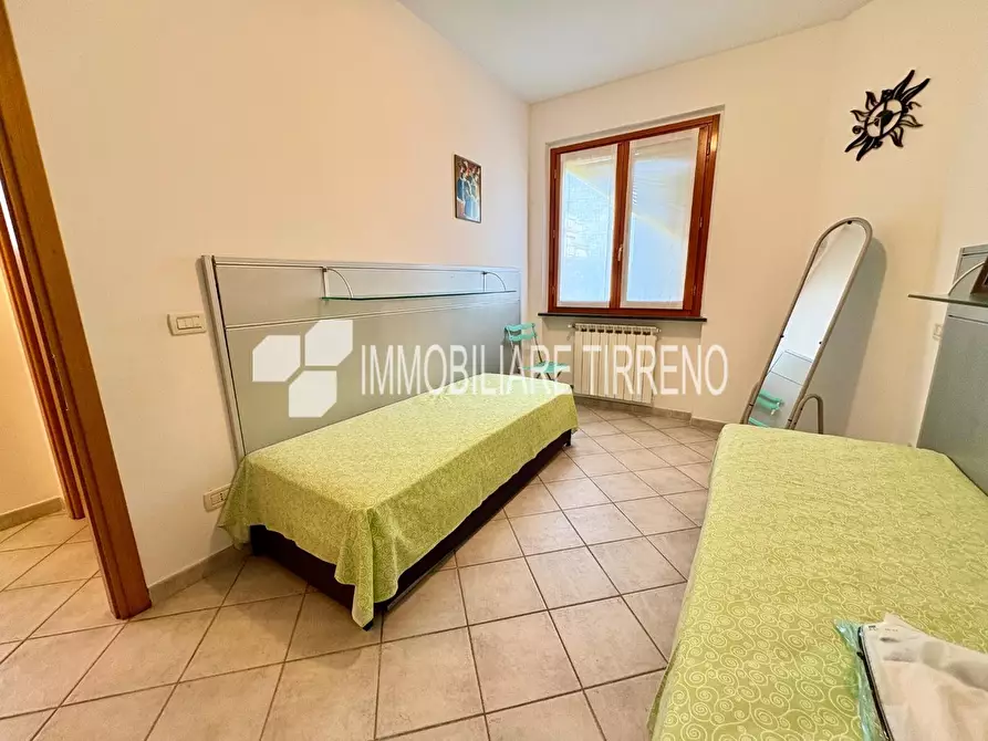 Immagine 9 di Villetta a schiera in vendita  a Massa