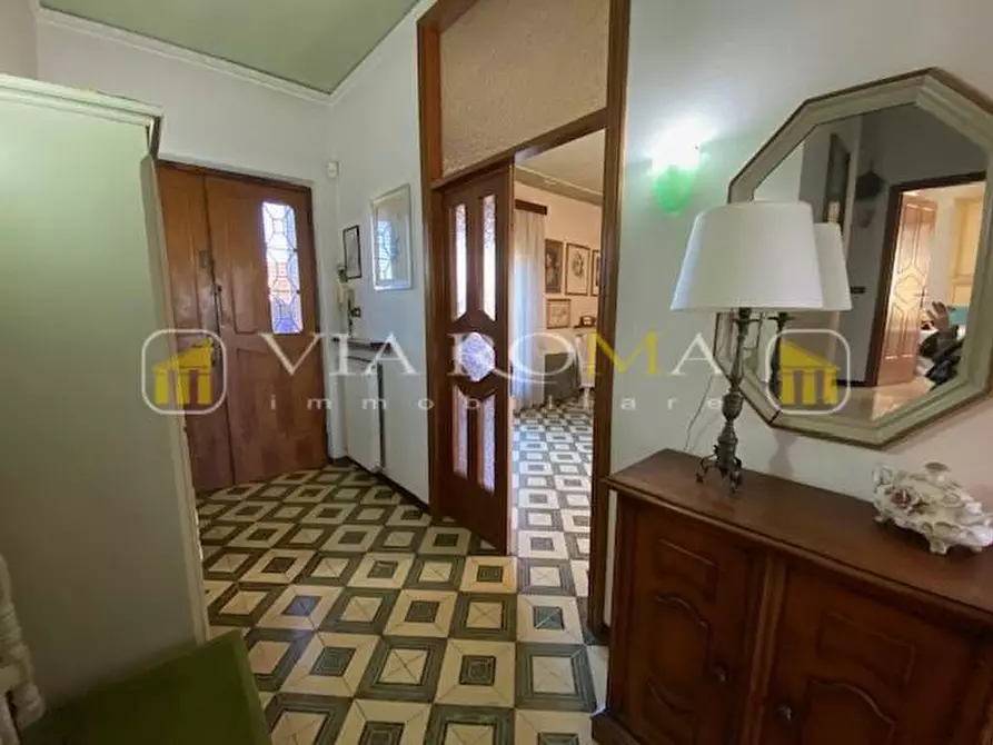 Immagine 10 di Villa in vendita  a Lucca