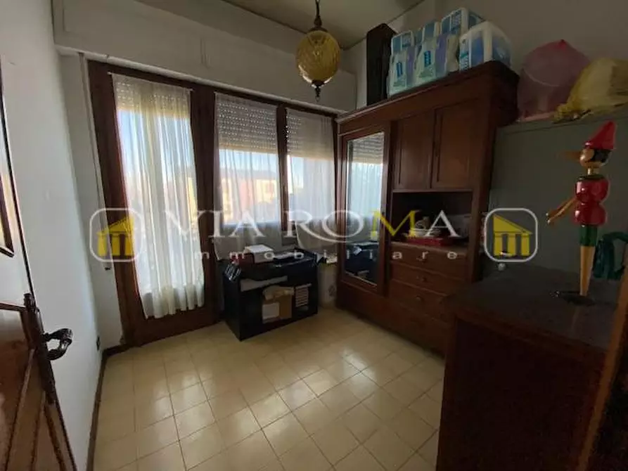 Immagine 9 di Villa in vendita  a Lucca