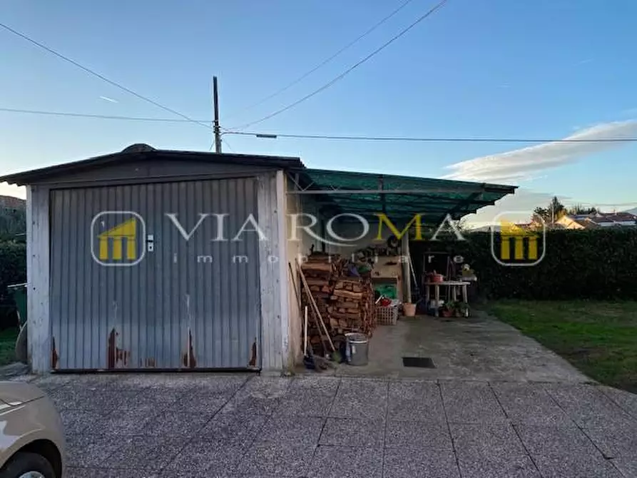 Immagine 36 di Villa in vendita  a Lucca