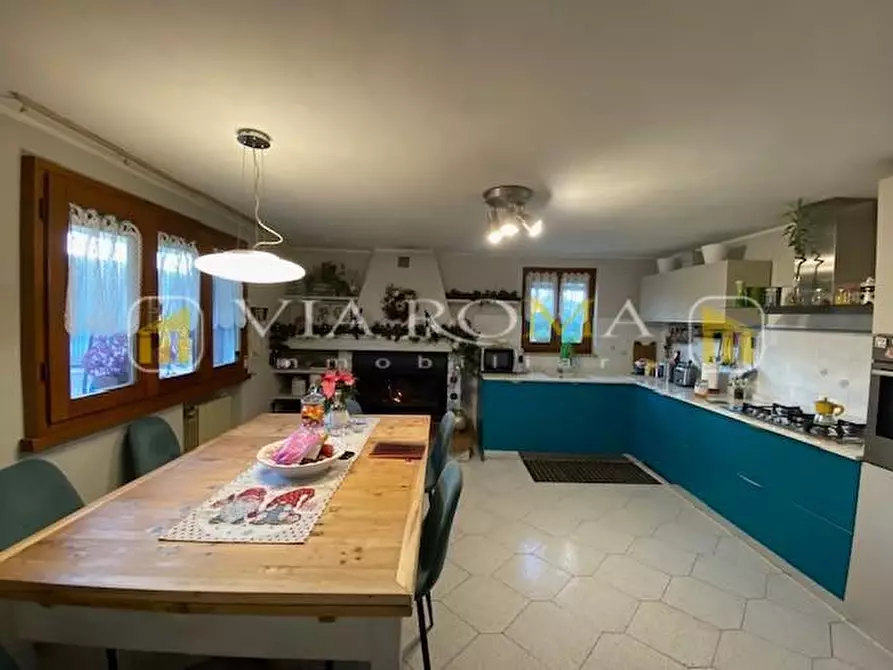 Immagine 31 di Villa in vendita  a Lucca