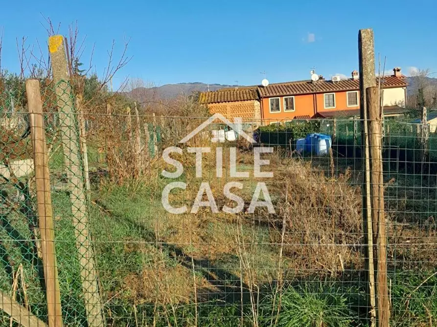 Immagine 2 di Deposito in vendita  a Porcari