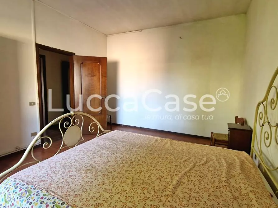 Immagine 7 di Appartamento in vendita  a Lucca