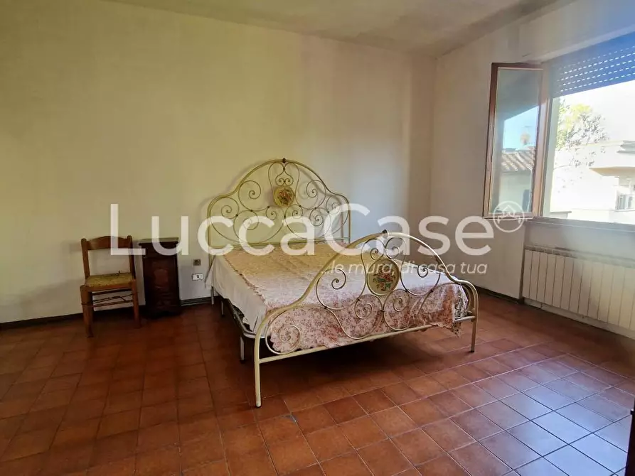 Immagine 8 di Appartamento in vendita  a Lucca