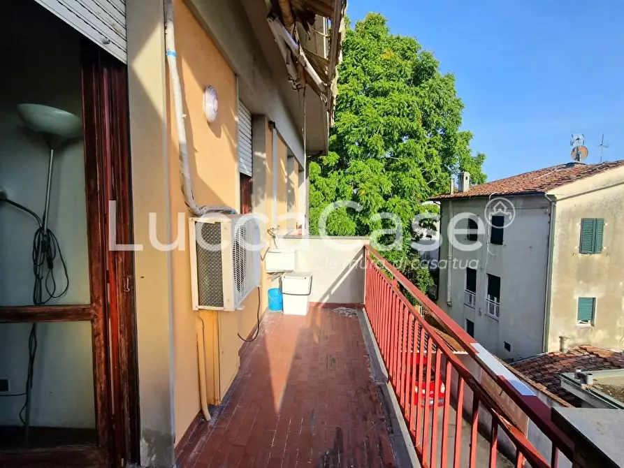 Immagine 20 di Appartamento in vendita  a Lucca