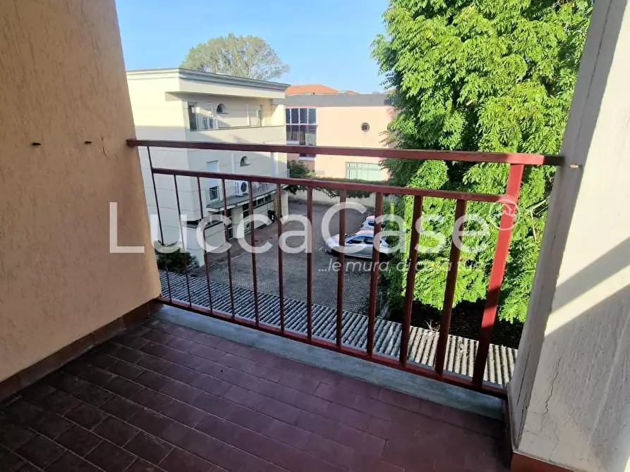 Immagine 18 di Appartamento in vendita  a Lucca