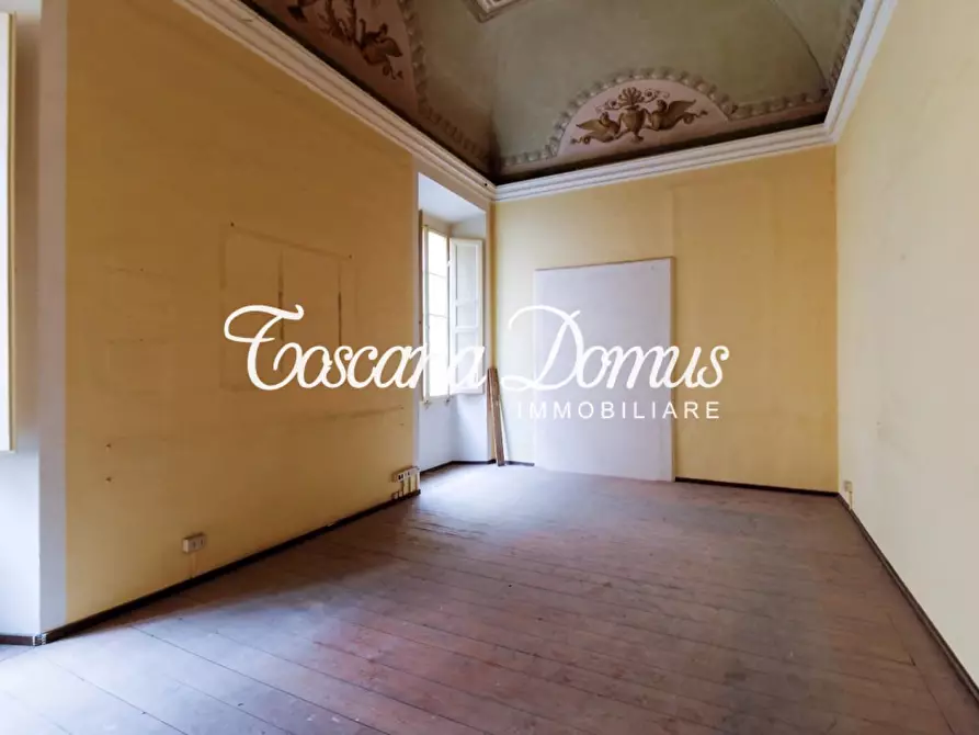 Immagine 1 di Appartamento in vendita  a Siena