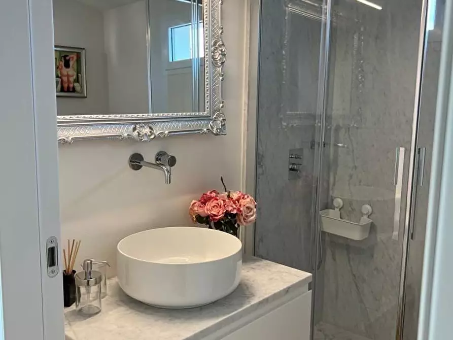 Immagine 36 di Appartamento in affitto  a Forte Dei Marmi