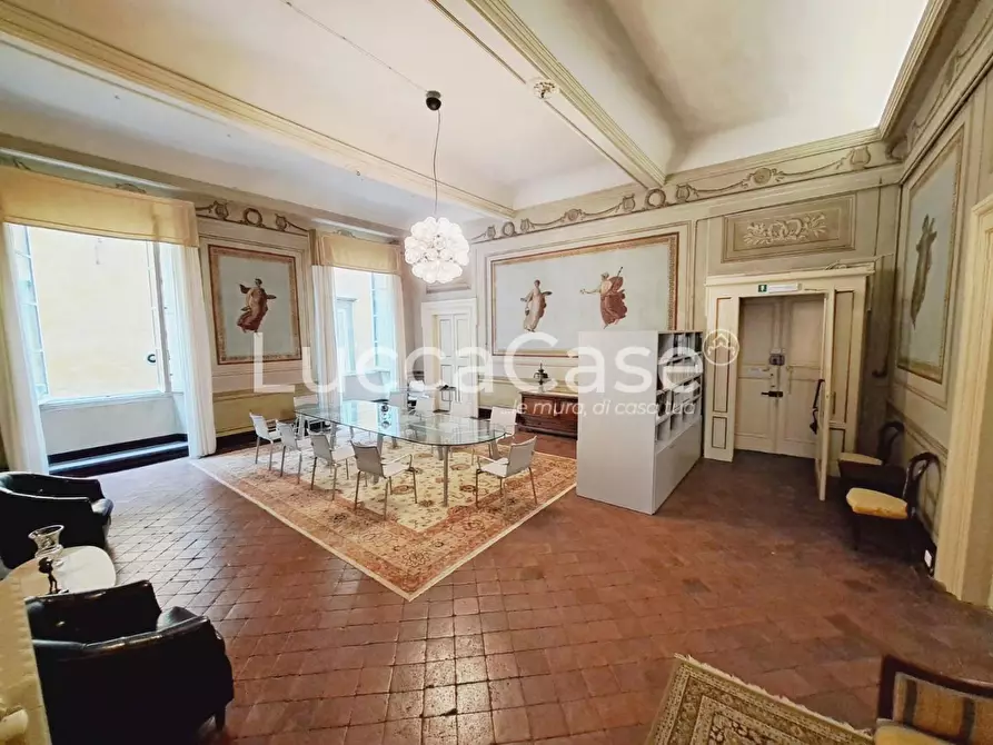 Immagine 2 di Ufficio in affitto  a Lucca