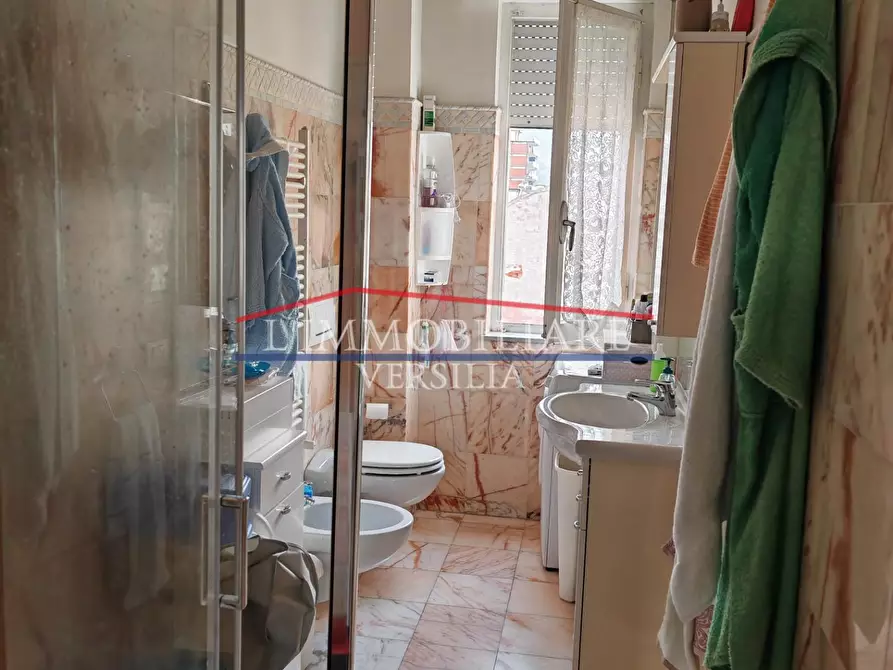 Immagine 17 di Appartamento in vendita  a Massa