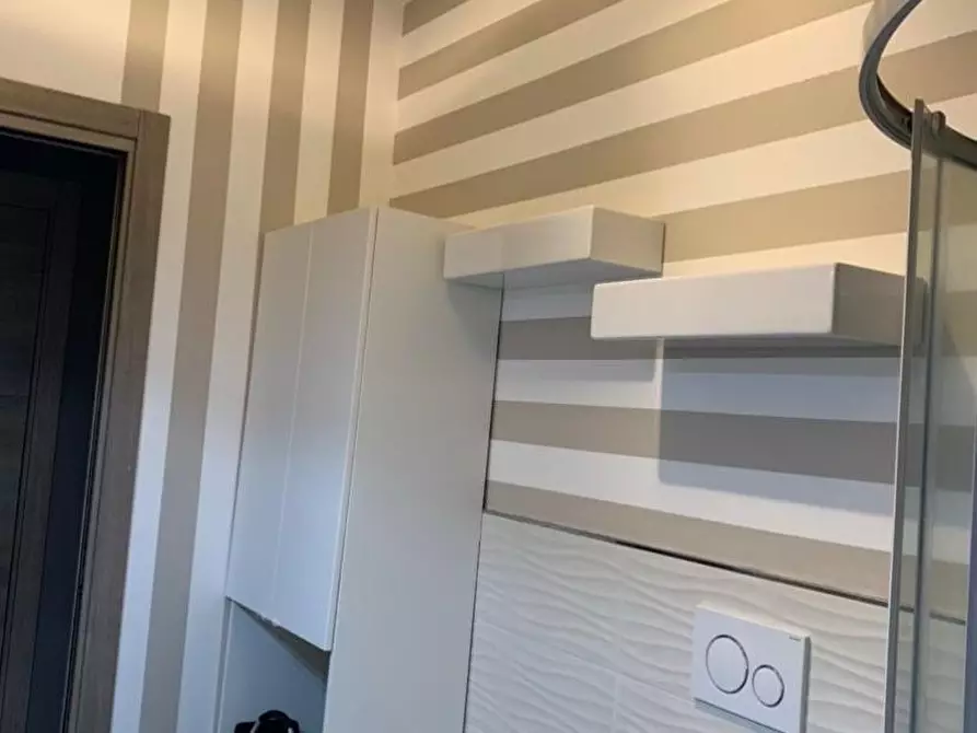 Immagine 14 di Appartamento in affitto  a Massa