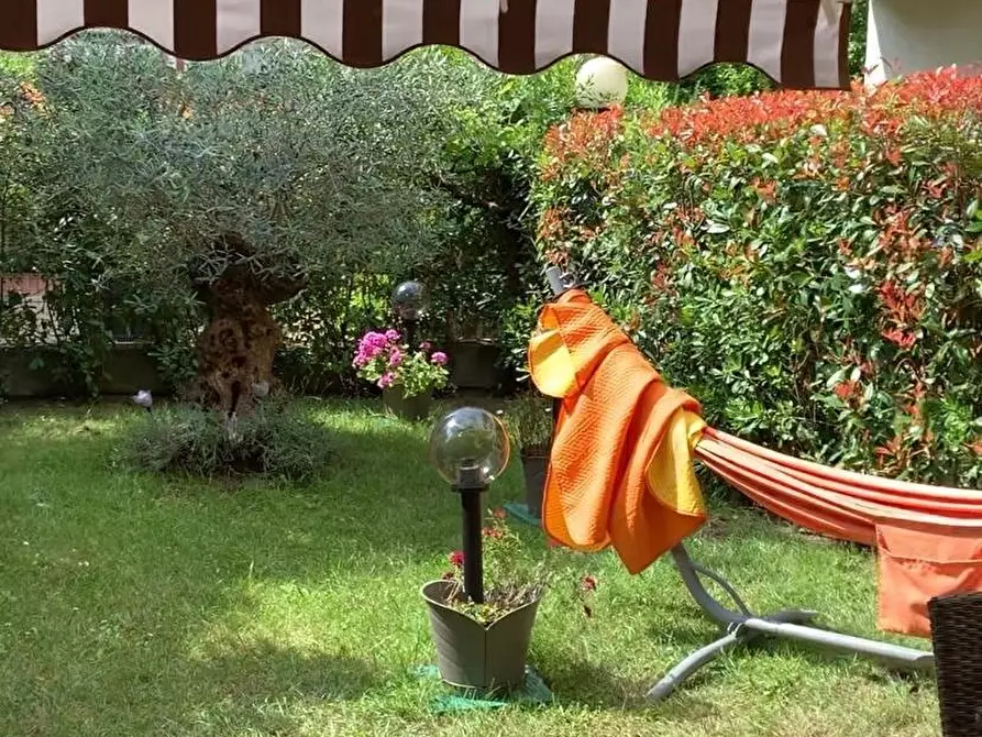 Immagine 7 di Appartamento in affitto  a Massa