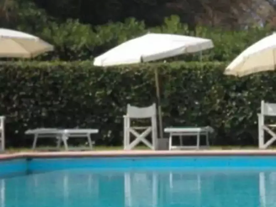 Immagine 1 di Appartamento in affitto  a Massa