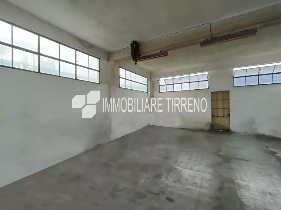 Immagine 3 di Attività artigianale in vendita  a Massa