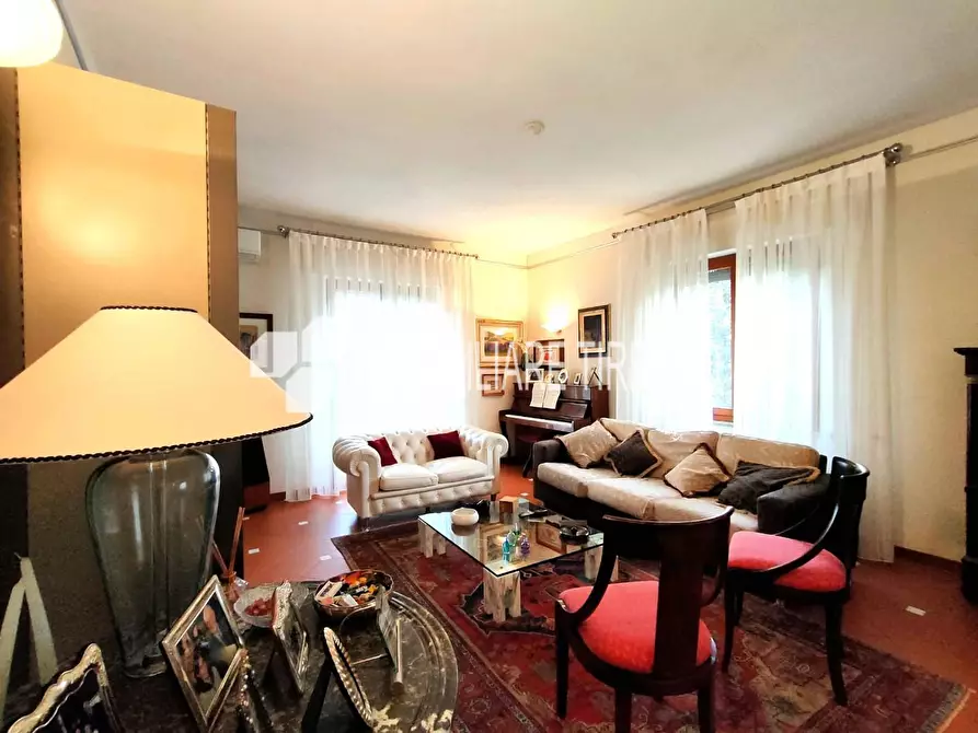 Immagine 3 di Casa indipendente in vendita  a Massa