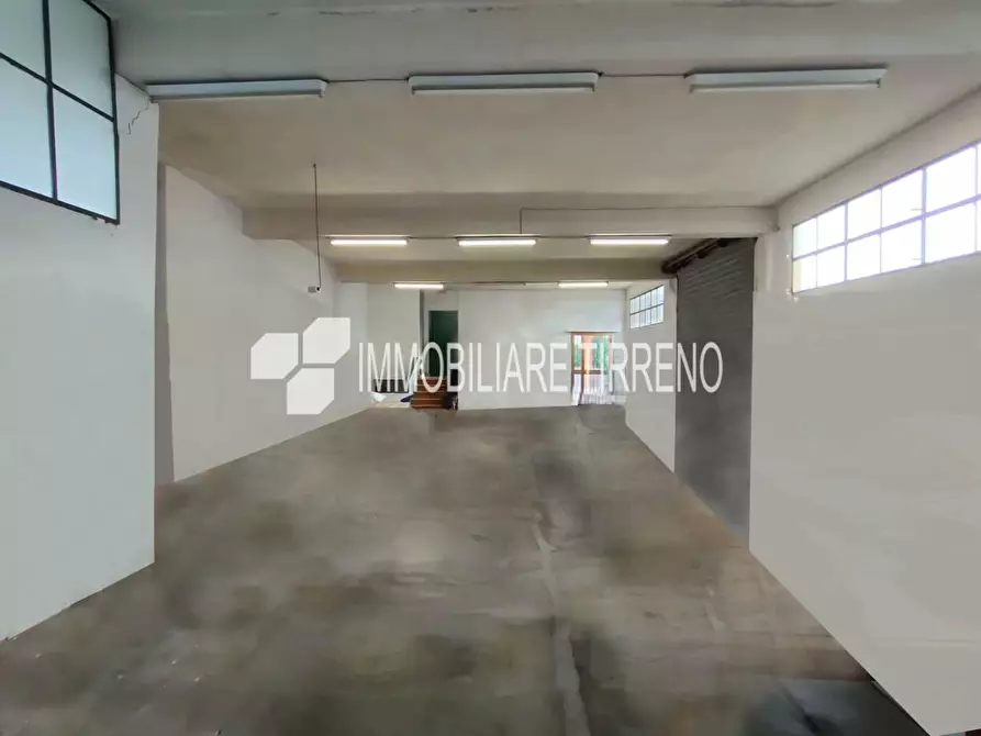 Immagine 14 di Casa indipendente in vendita  a Massa