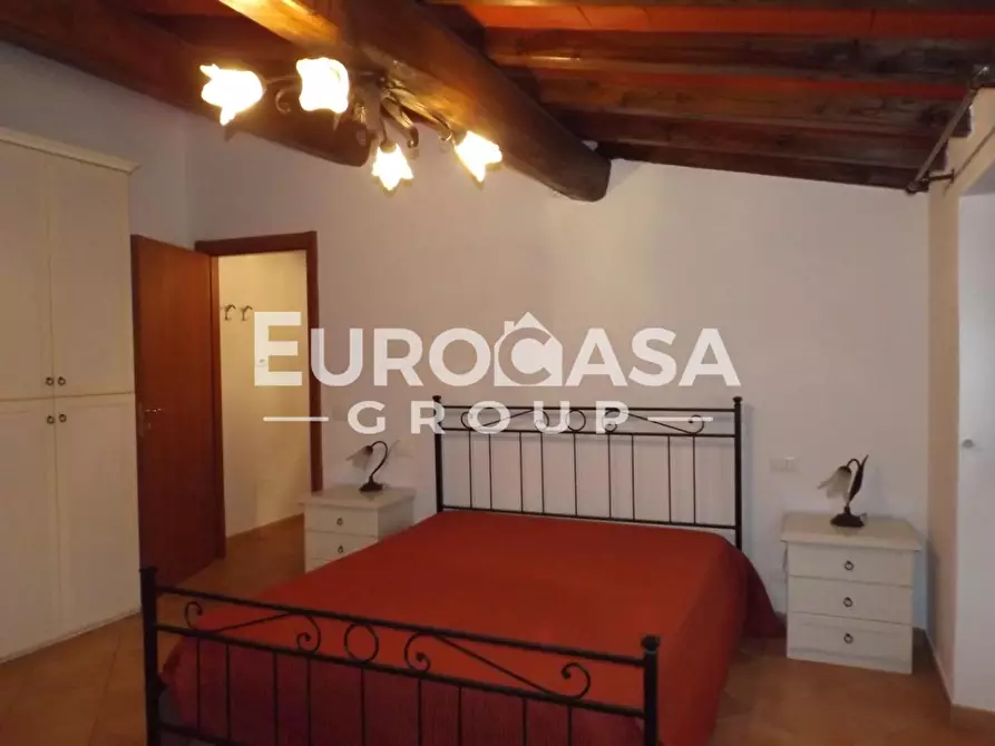 Immagine 11 di Appartamento in affitto  a Lucca