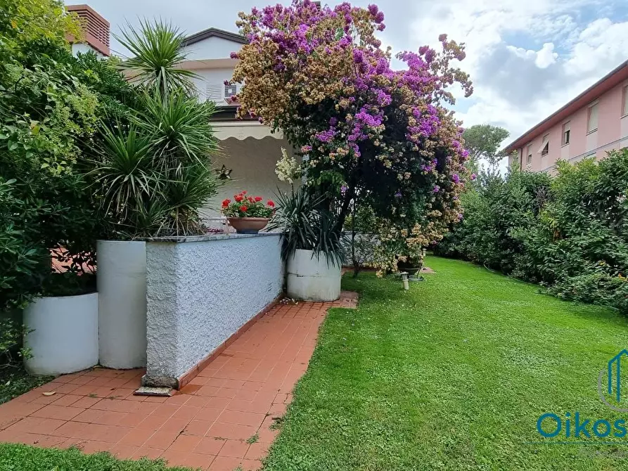 Immagine 5 di Villa in affitto  a Forte Dei Marmi