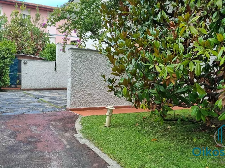 Immagine 30 di Villa in affitto  a Forte Dei Marmi