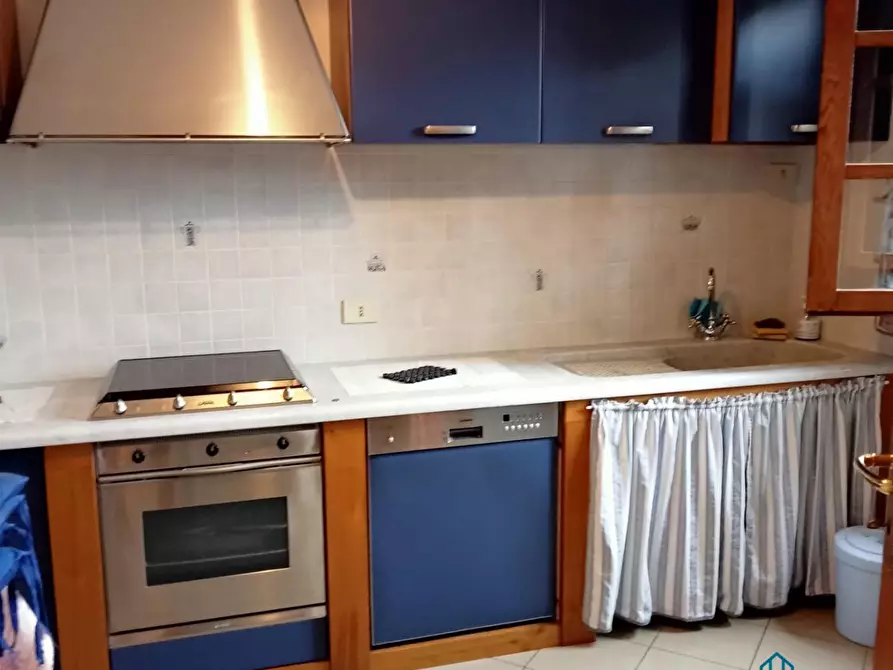 Immagine 8 di Appartamento in affitto  a Montignoso