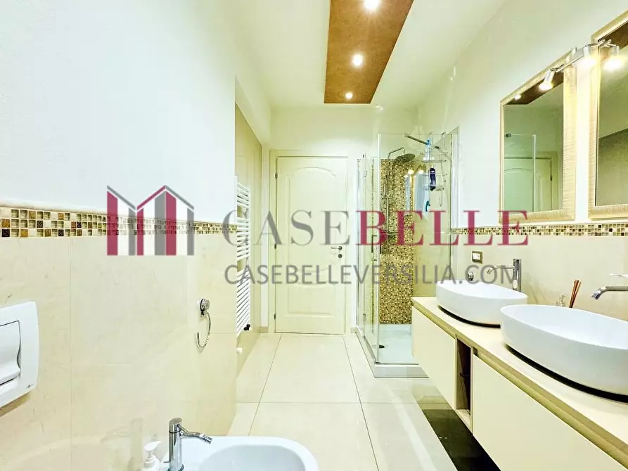 Immagine 20 di Casa semindipendente in affitto  a Camaiore